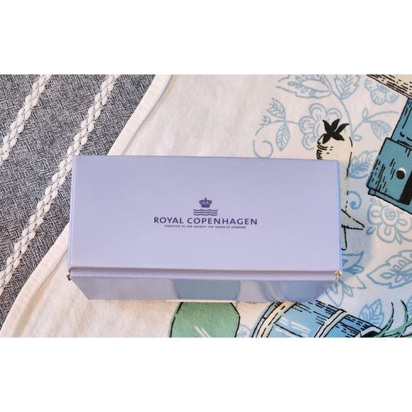 Royal Copenhagen Easter Egg Ornament 2 pc Gift Set, Clematis Floral, Spring - Picture 3 of 4